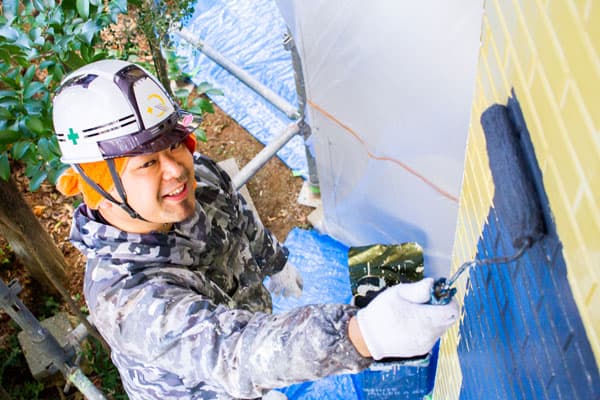熊本県熊本市の雨漏り修理・屋根工事業者、光建装の職人について